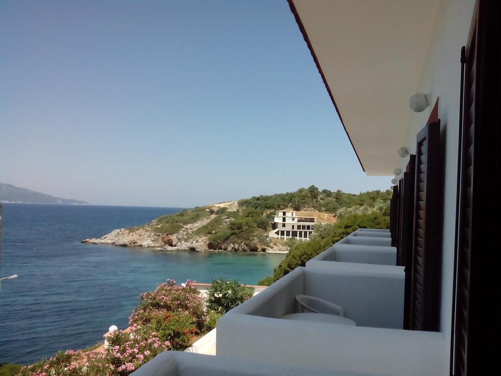 Bella Vista Samos Town